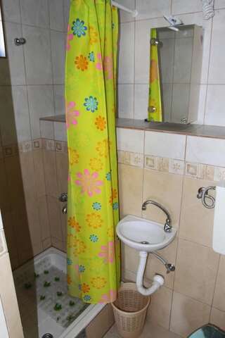 Гостевой дом Apartments Popović Петровац Номер-студио-7