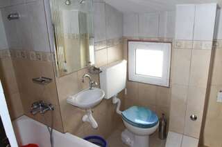 Гостевой дом Apartments Popović Петровац Апартаменты с 2 спальнями-8