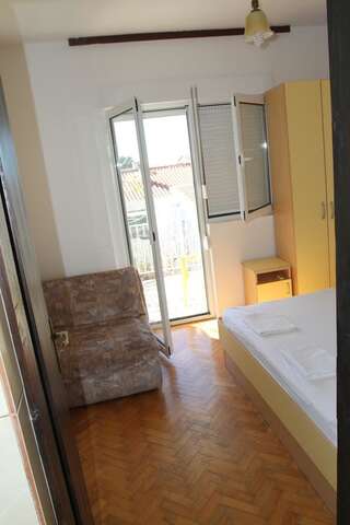 Гостевой дом Apartments Popović Петровац Апартаменты с 1 спальней-6